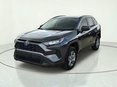 Used 2022 Toyota RAV4 LE AWD/4WD image 1