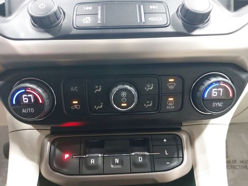 Used 2022 GMC Acadia Denali w/ Denali Ultimate Package image 23