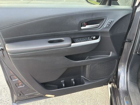 Certified 2025 Toyota Sienna Platinum FWD image 17