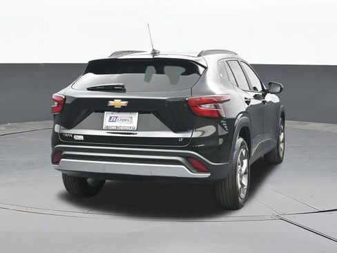 Used 2026 Chevrolet Trax LT w/ LT Convenience Package FWD image 12