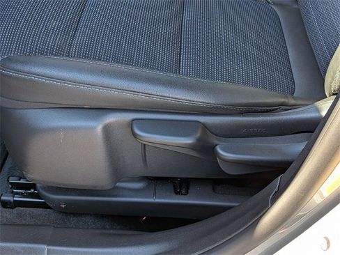 Used 2025 Buick Envista Preferred image 16