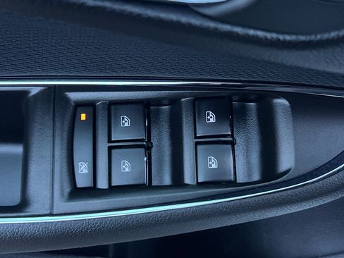 Used 2018 Chevrolet Cruze LT w/ Convenience Package image 13