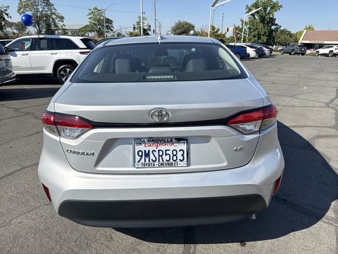 Used 2024 Toyota Corolla LE FWD image 4
