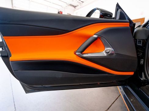 Used 2023 Ferrari 812 GTS RWD image 25