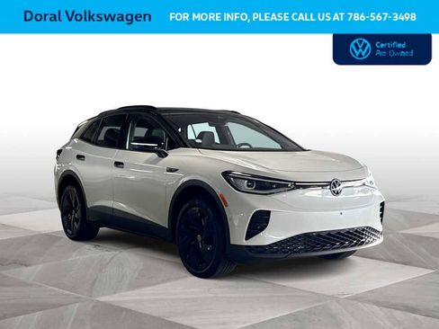 Certified 2025 Volkswagen ID.4 Pro S Plus w/ ID.4 Black Package AWD/4WD image 2