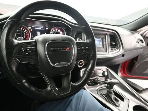 Used 2015 Dodge Challenger R/T image 12
