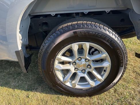 Used 2024 Chevrolet Silverado 1500 LT image 10