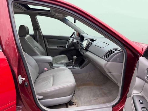 Used 2005 Toyota Camry image 13