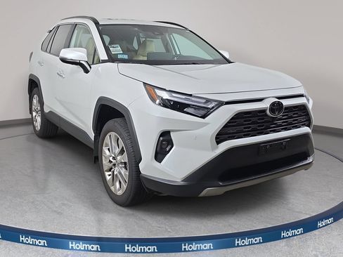 Used 2025 Toyota RAV4 Limited w/ Advanced Technology Package AWD/4WD image 4