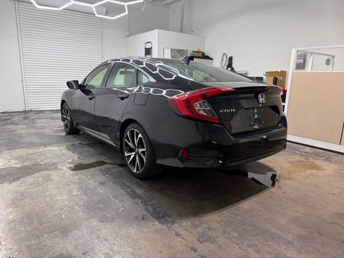 Used 2018 Honda Civic EX-L image 6
