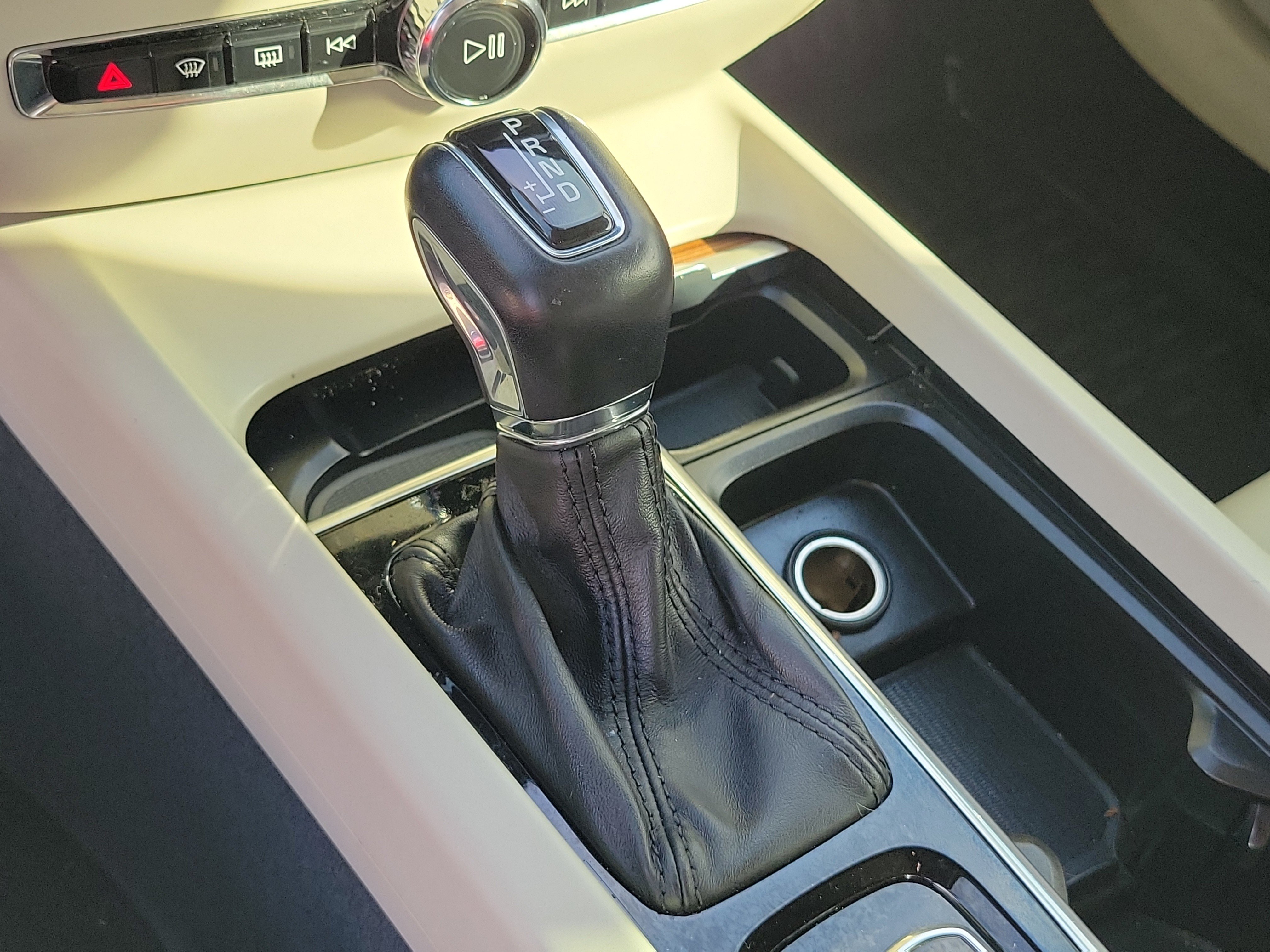Used 2019 Volvo S60 T5 Momentum w/ Premium Package FWD image 29