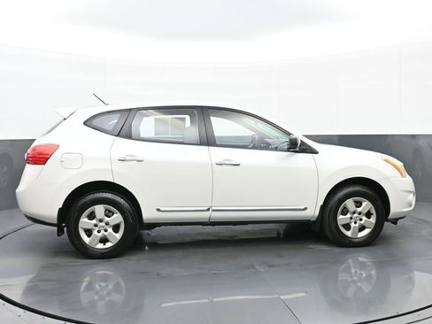 Used 2011 Nissan Rogue S image 2