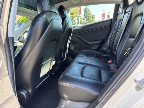Used 2019 Tesla Model 3 Mid Range image 17