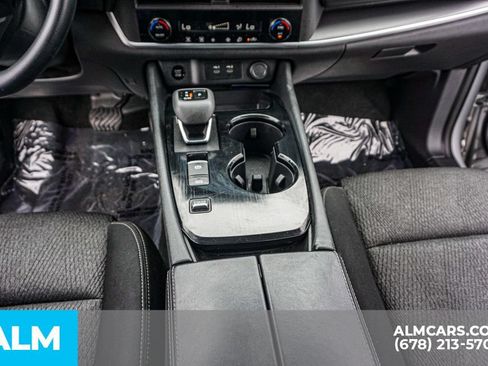 Used 2024 Nissan Rogue SV FWD image 39