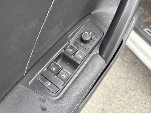 Used 2022 Volkswagen Tiguan SE R-Line AWD/4WD image 22
