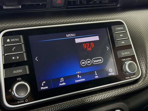 Used 2020 Nissan Kicks SV image 14