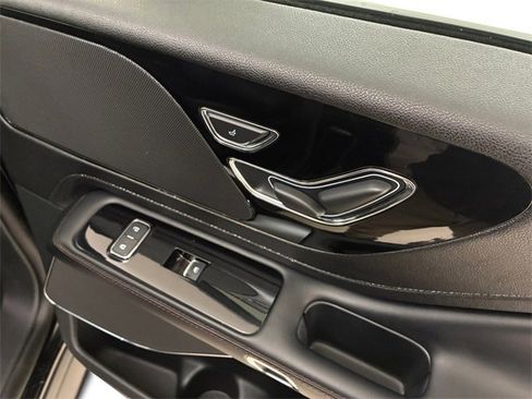 Used 2023 Lincoln Aviator AWD w/ Premium Package image 15