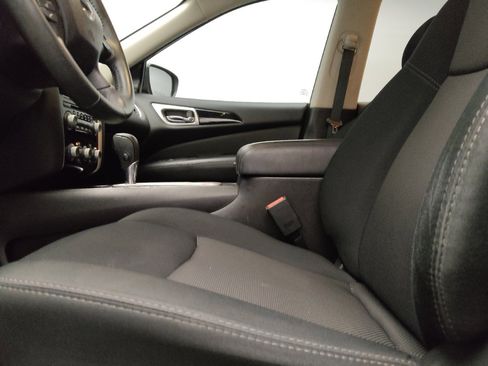 Used 2019 Nissan Pathfinder SV FWD image 17