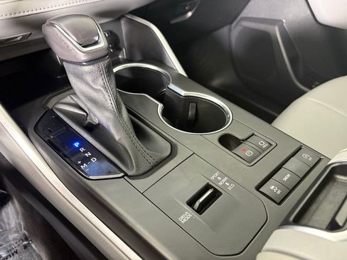 Used 2021 Toyota Highlander XLE image 33