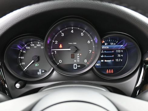 Certified 2026 Porsche Macan AWD/4WD image 19