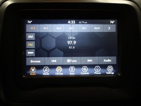 Used 2020 Jeep Renegade Limited image 30