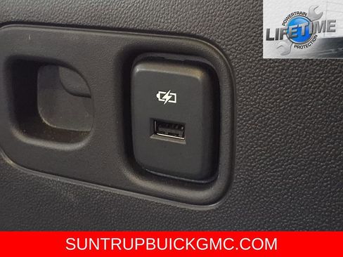 Used 2023 GMC Acadia SLE w/ Driver Convenience Package image 31