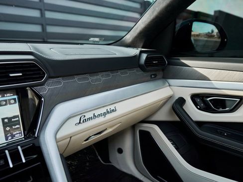 Used 2021 Lamborghini Urus image 72
