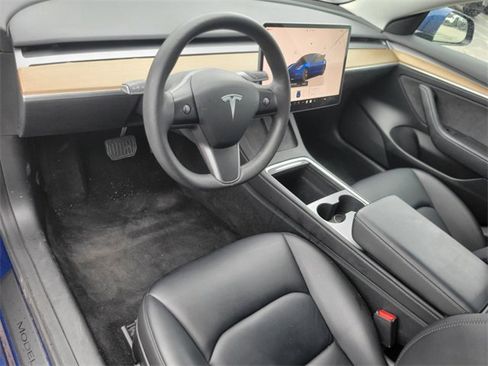 Used 2023 Tesla Model 3 Standard Range image 17
