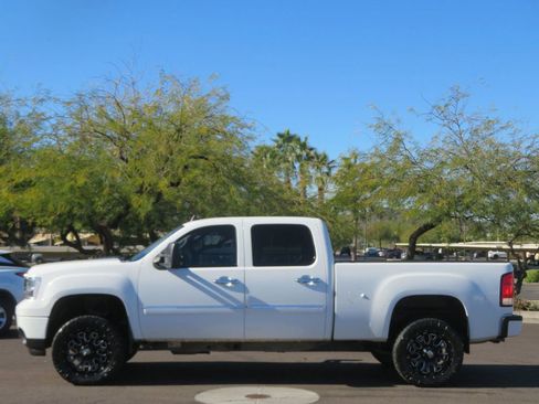 Used 2013 GMC Sierra 2500 Denali image 2