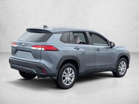 Used 2022 Toyota Corolla Cross L image 5
