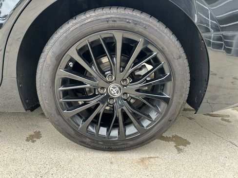 Used 2019 Toyota Camry SE FWD image 34