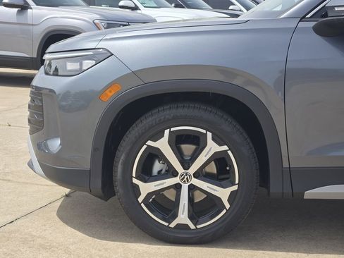 New 2026 Volkswagen Tiguan SE FWD image 5