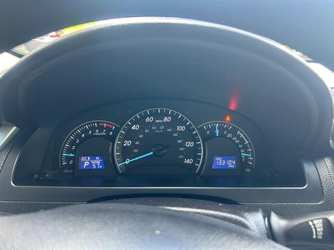 Used 2014 Toyota Camry LE FWD image 5