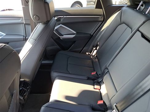 New 2025 Audi Q3 2.0T Premium image 27