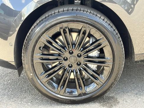 New 2026 Land Rover Range Rover Long Wheelbase SE AWD/4WD image 23