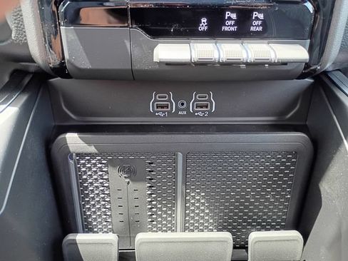 New 2026 RAM 1500 Big Horn AWD/4WD image 18