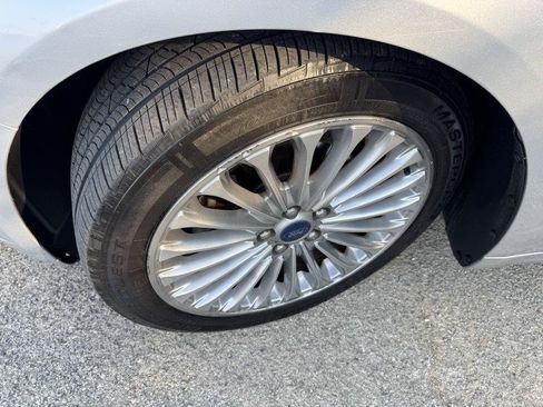 Used 2016 Ford Fusion Titanium FWD image 19