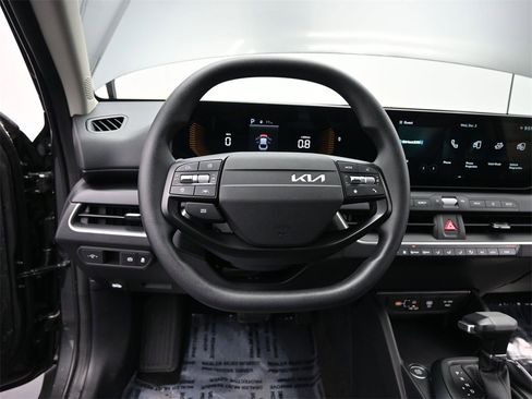 New 2025 Kia K4 LXS image 29