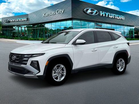 New 2026 Hyundai Tucson SE FWD image 2