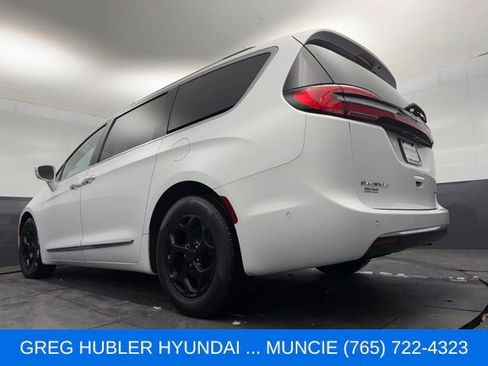 Used 2022 Chrysler Pacifica Limited FWD image 20