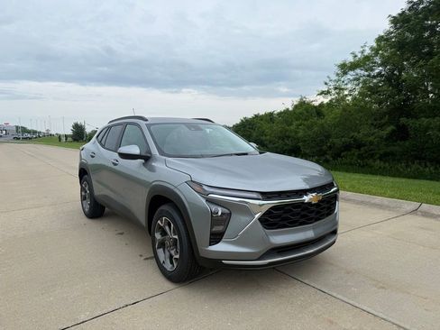 New 2026 Chevrolet Trax LT FWD image 1