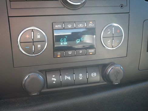 Used 2014 Chevrolet Silverado 3500 LT w/ Interior Plus Package image 19