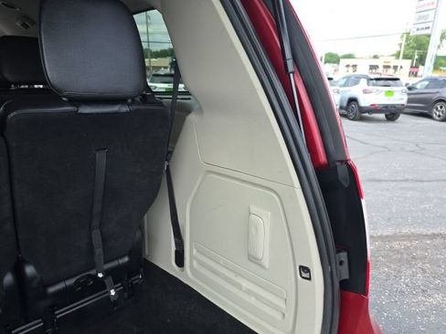 Used 2012 Chrysler Town & Country Touring-L w/ Entertainment Group #2 FWD image 35