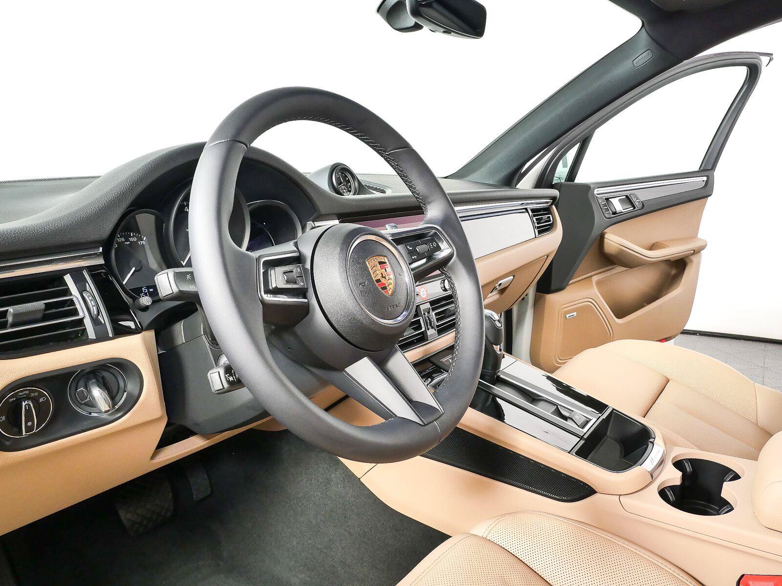 New 2026 Porsche Macan Turbo AWD/4WD image 4