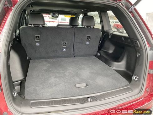 Certified 2025 Jeep Grand Cherokee Altitude image 8