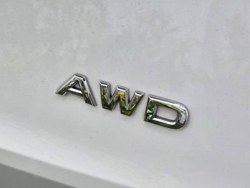 Used 2023 Nissan Rogue S image 8