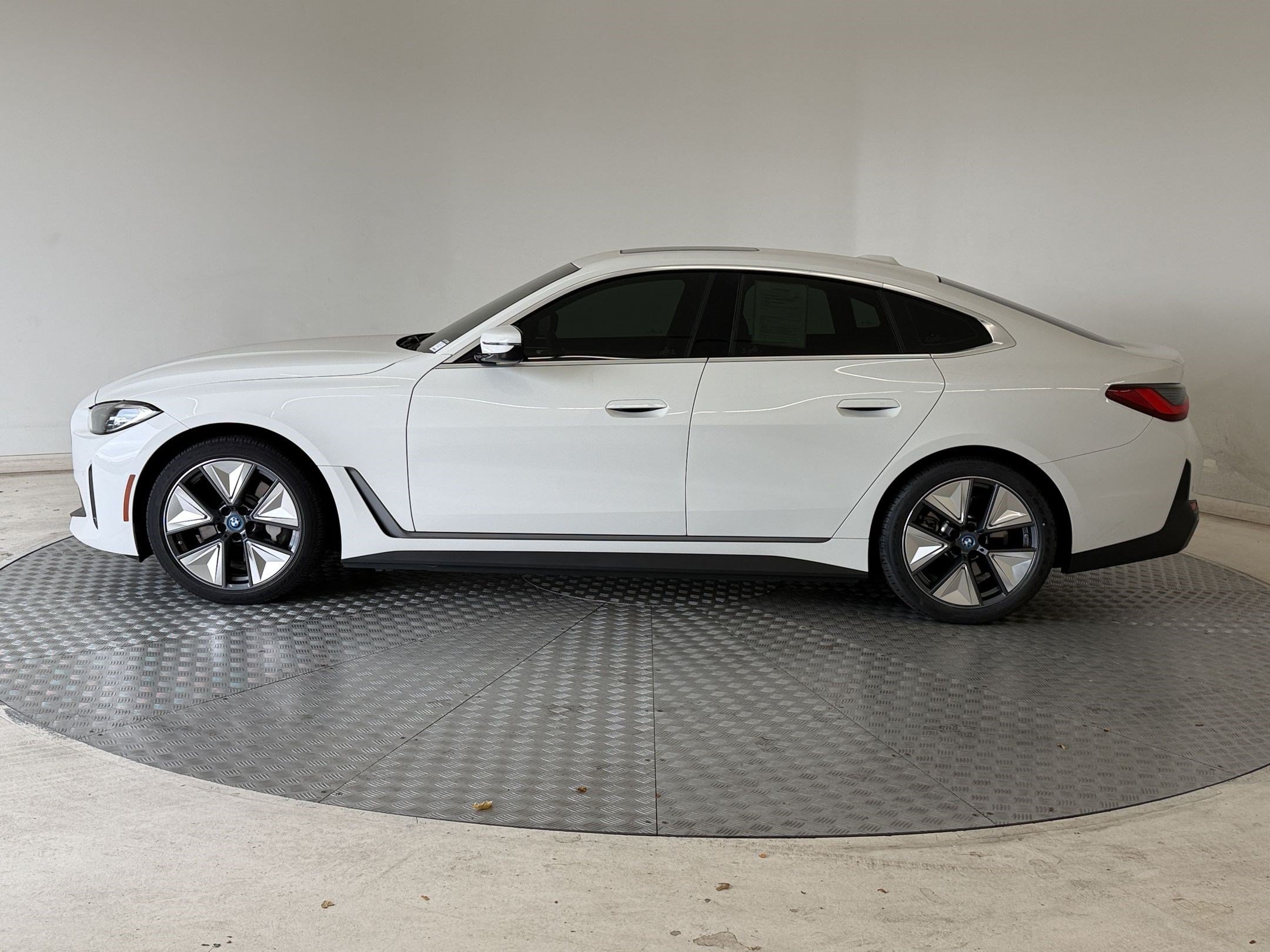 Used 2024 BMW i4 eDrive35 w/ Convenience Package RWD image 2