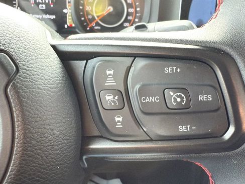 Used 2025 Jeep Wrangler Unlimited Rubicon AWD/4WD image 19