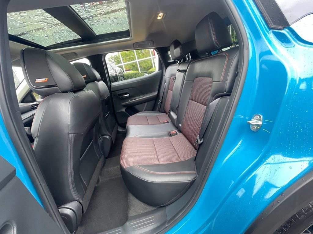 Certified 2025 Nissan Kicks SR w/ SR Premium Package AWD/4WD image 42