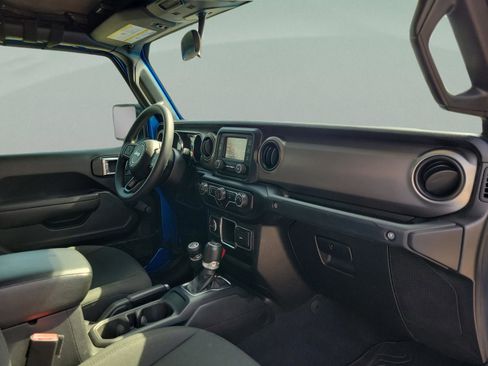 Used 2021 Jeep Gladiator Sport image 30